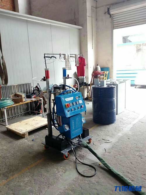 Q5600/380V發泡聚氨酯噴涂機(圖2) Q5600/380V發泡聚氨酯噴涂機施工案例